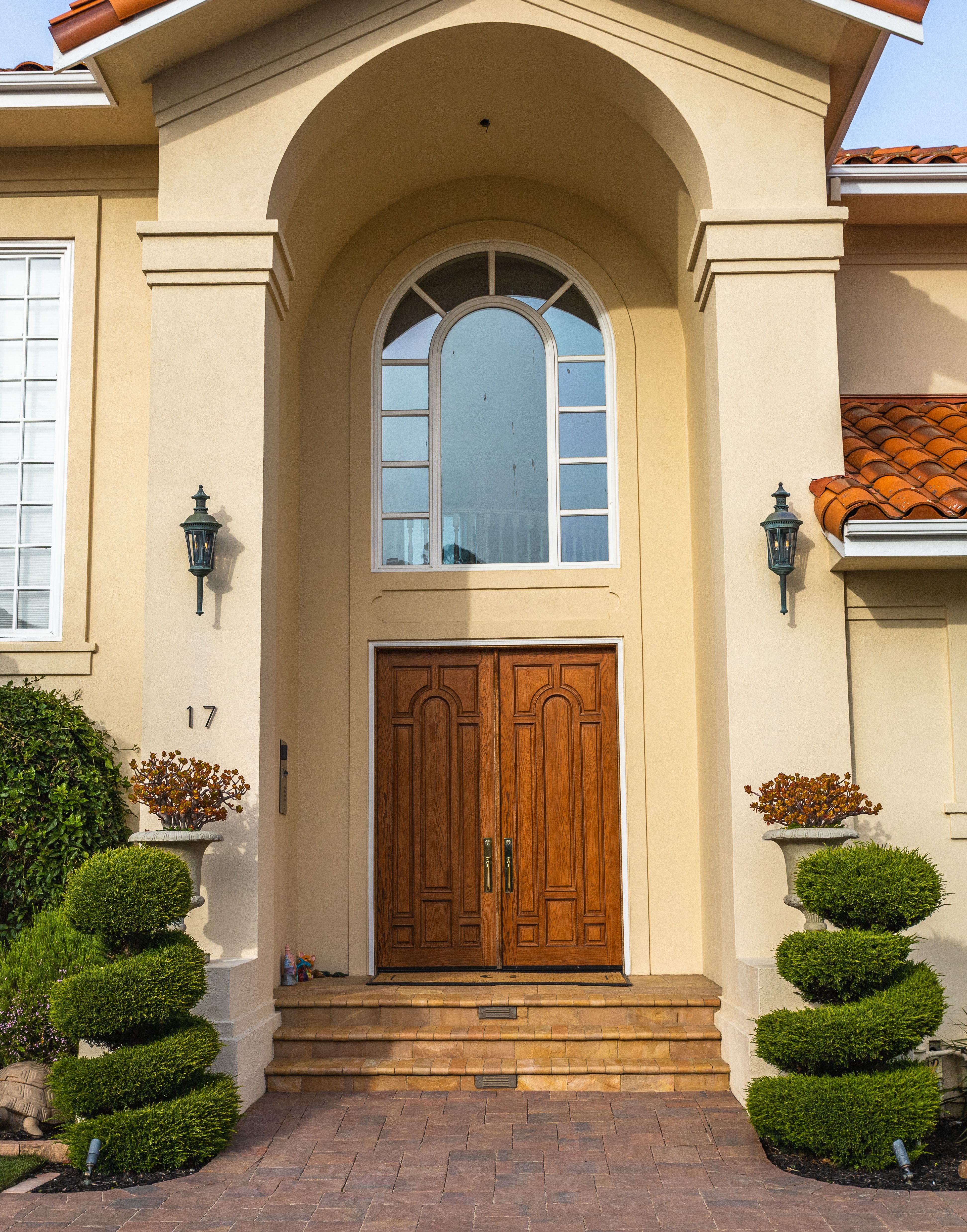 Commercial building with modern windows